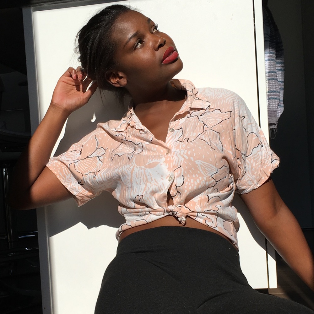 Vintage Short Sleeve Blouse - Picture 4 of 6
